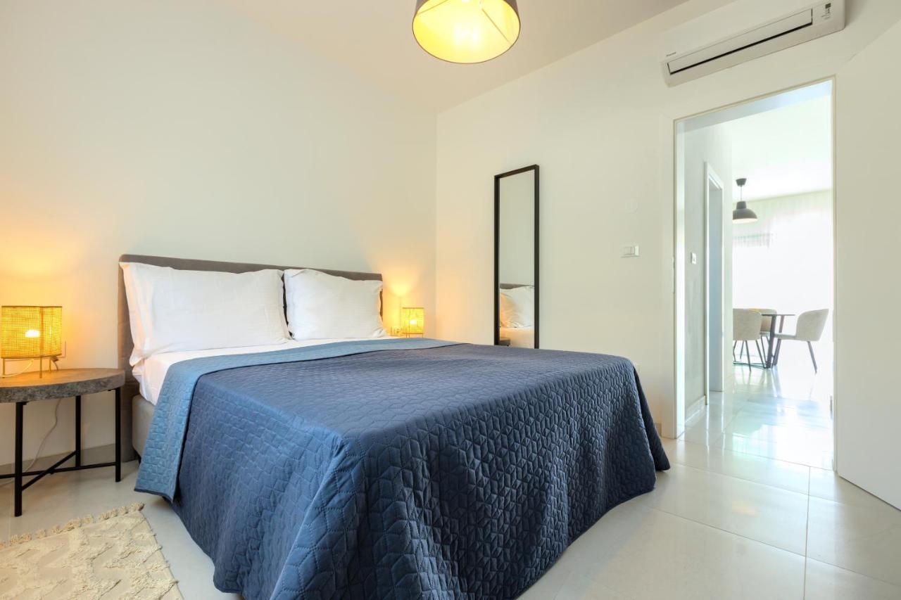 Apartments La Scogliera Ровинь Экстерьер фото