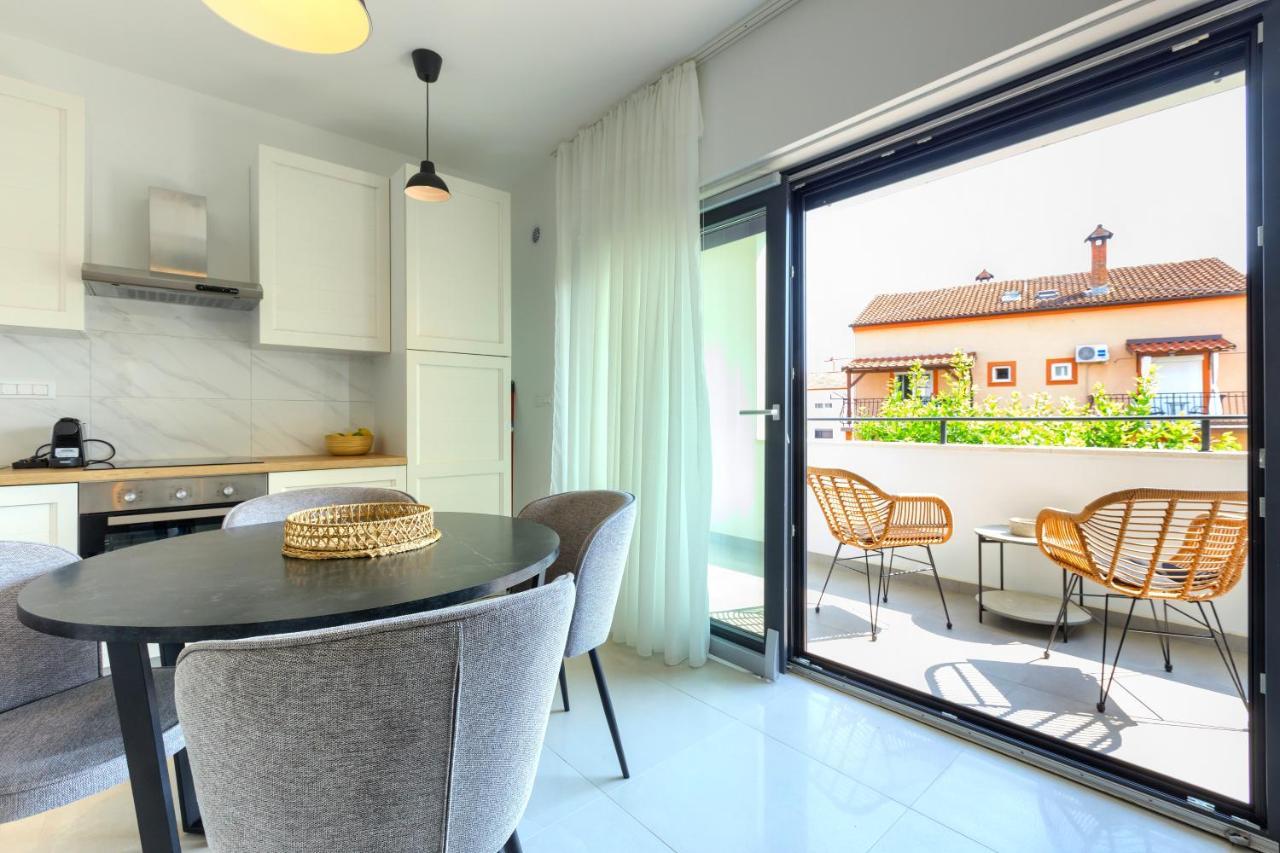 Apartments La Scogliera Ровинь Экстерьер фото